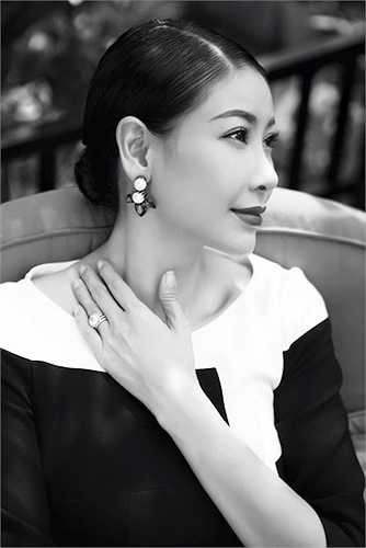 Trải qua nhiều biến cố cuộc đời, hoa hậu Việt Nam 1992 vẫn đẹp rạng rỡ, quý phái. 