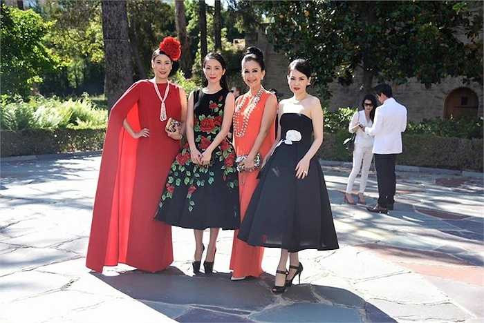 Cô cũng chăm chỉ tham gia các sự kiện giải trí trong và ngoài nước. 