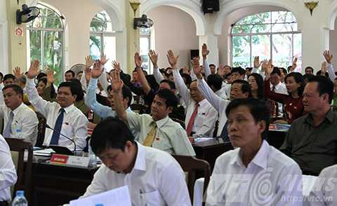 Kỳ họp thứ 14, HĐND Đà Nẵng, nóng, trên 80 độ C, biệt phủ, cuối cùng, Hải Vân, trái phép