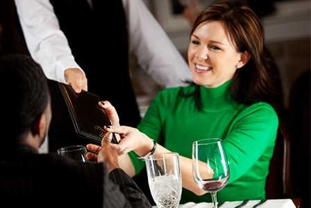 Làm thế nào để đi ăn uống ngoài hàng mà không lo bị 'chém'