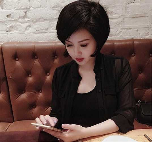 Khi lấy chồng và mang bầu, Tâm Tít một lần nữa lại khiến người hâm một bất ngờ với mái tóc ngắn cá tính 