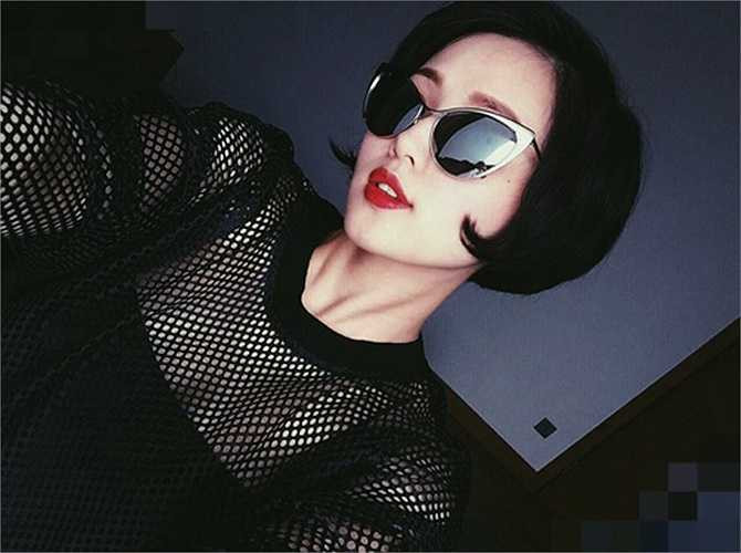 Phong cách thời trang ngày càng quý phái của Tâm Tít 