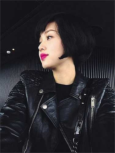 Dù tóc ngắn hay dài thì Tâm Tít vẫn rất xinh đẹp, quyến rũ. (Nguồn: Dân Việt)