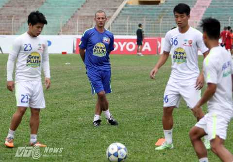 90 phút cao độ của HAGL ở ‘tử địa’ xứ Thanh