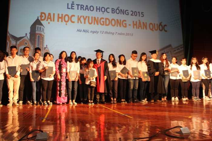 Học sinh Hà Nội nhận hơn 187 tỷ đồng học bổng Kyungdong