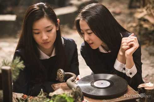 ngôi trường ma quái