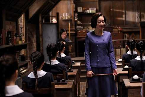 ngôi trường ma quái