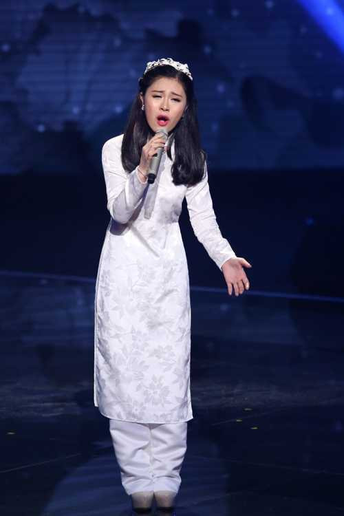 Thu Hòa đội Thu Phương biểu diễn ca khúc 'Mẹ tôi'