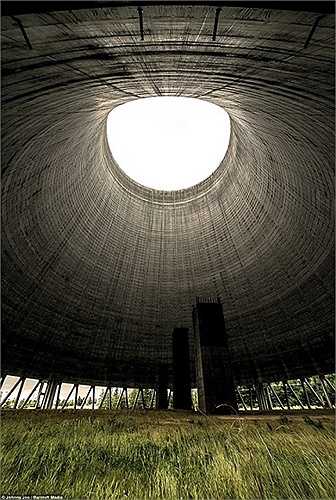 Xây dựng từ năm 1983 với số tiền trị giá hơn 2 tỷ USD