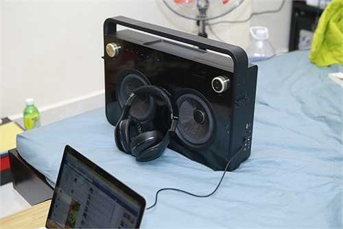 Mặc dù gia đình sống ở TP. HCM nhưng thời gian qua, Ngọc Trai quyết định dọn ra ở riêng. Chàng diễn viên sinh năm 1989 đã thuê một căn hộ chung cư nhỏ nhắn để thuận tiện cho công việc cũng như ren cho bản thân cuộc sống tự lập.