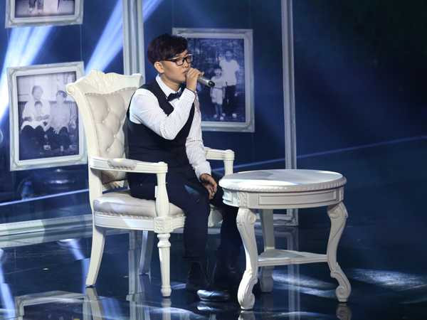 Hoàng Dũng đội Thu Phương trình bày 'Ai cũng có ngày xưa'.