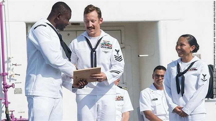 Sứ mệnh lần này của tàu USNS Comfort có sự ủng hộ của chính phủ Mỹ với 40 triệu USD và các tổ chức phi chính phủ khác