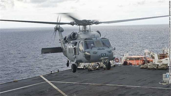 Trực thăng MH-60S Sea Hawk trên tàu