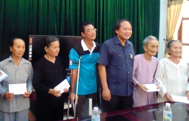 Lãnh đạo Bộ TTTT thăm và tặng quà tại Quảng Bình nhân dịp 27/7