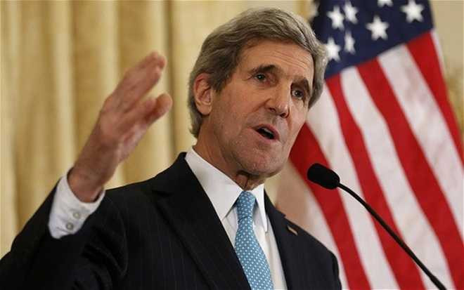 Thượng nghị sĩ John Kerry, nay là ngoại trưởng Mỹ, là người đi đầu trong nỗ lực vận động bãi bỏ cấm vận Việt Nam