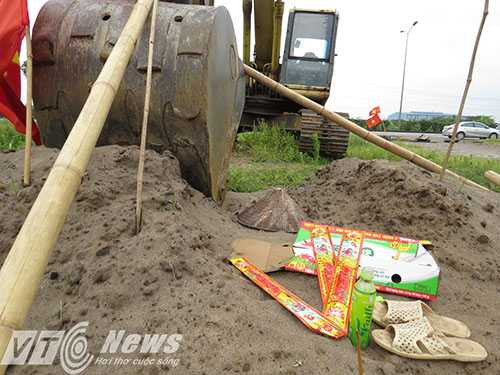 Vụ 'máy xúc chèn qua người dân': Tỉnh Hải Dương nói 'không'