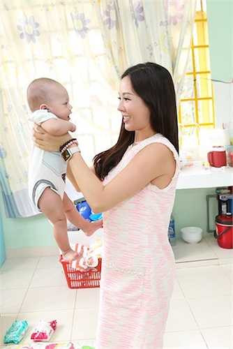 'Qua chuyến đi, Hoài cũng muốn các con mình yêu thương trẻ con, biết san sẻ và phấn đấu không ỷ lại vào cha mẹ mà phải nên người.'