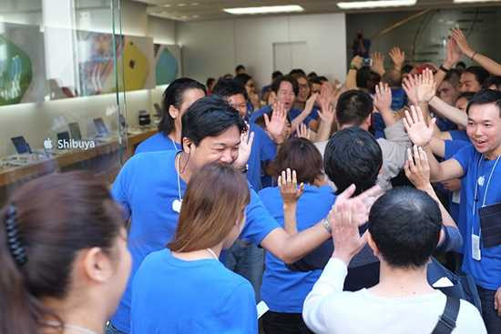 Khi người Việt bị 'thuốc' bằng iPhone giá rẻ