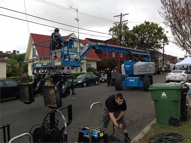 ... là công rất lớn từ bộ phận đạo cụ, phục vụ hiện trường.