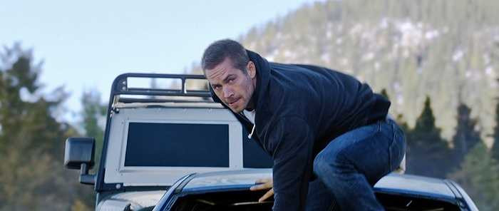 Nhiều cảnh quay mạo hiểm đều do Paul Walker đích thân thực hiện.