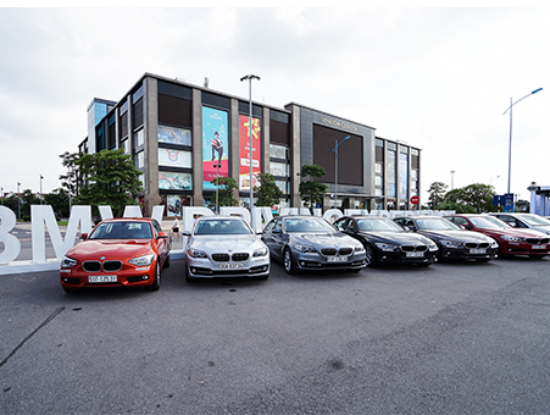 Sợ áp thuế mới, người Việt đổ xô mua ô tô nhập khẩu