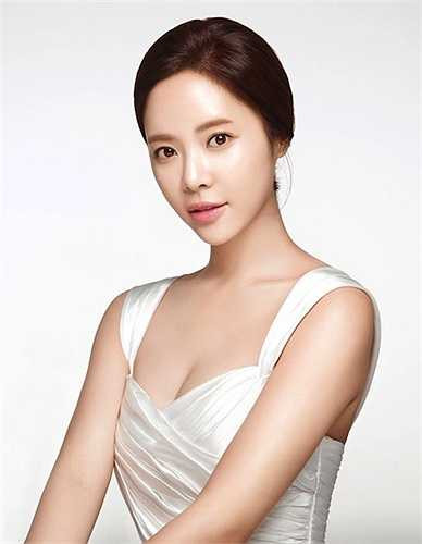 Cô thừa nhận rằng mình đã đi sửa mũi, tuy nhiên không được như mong muốn và phải đi sửa lại 