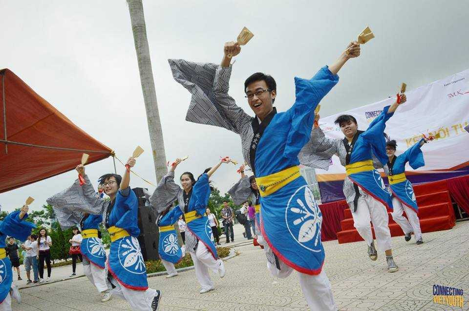 Hoa hậu Kỳ Duyên, Á hậu Tú Anh chạy vì trẻ em nghèo, khuyết tật