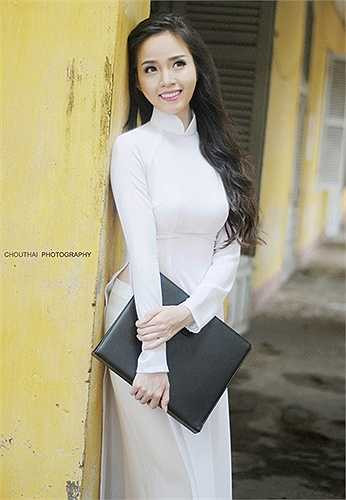 Cô bạn tiết lộ sắp tới sẽ tham dự cuộc thi Hoa hậu Hoàn Vũ Việt Nam 2015.