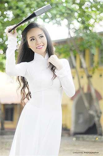 Thanh Tú tự nhận mình là cô gái sống nội tâm. Tú thích mang lại niềm vui cho mọi người