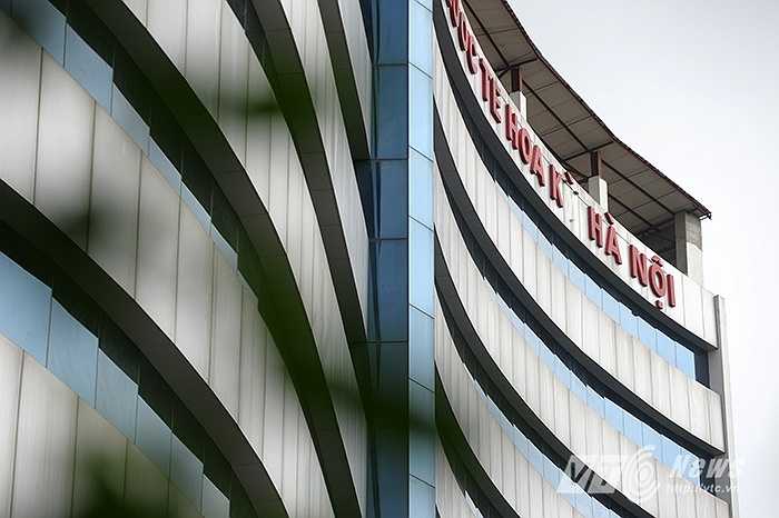 Theo quyết định của UBND TP Hà Nội, Bệnh viện Quốc tế Hoa Kỳ được thuê đất trong vòng 40 năm, với giá 1,68USD/m2/năm.