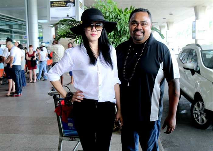 Cặp đôi luôn có mặt bên cạnh nhau trong mọi sự kiện.