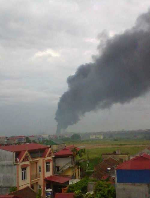 Lửa bốc lên ngùn ngụt ở Bắc Ninh