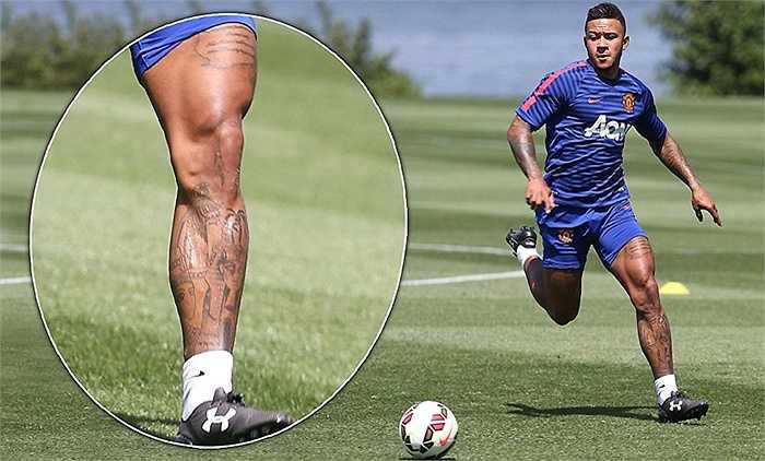 Trong những buổi tập tại Seattle, Mỹ, Memphis Depay lộ rõ là một cầu thủ cơ bắp