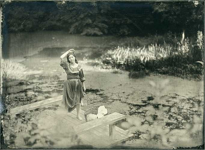 Các con sông hoặc ao, hồ là nơi người dân lấy nước phục vụ sinh hoạt