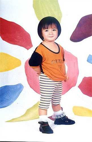 Xuân Mai là ngôi sao nhí đình đám nhất trong những năm 1997. Hơn 2 tuổi rưỡi, bé đã đi hát và ra CD. Năm 6 tuổi, Xuân Mai được gọi là thần đồng âm nhạc nhí.