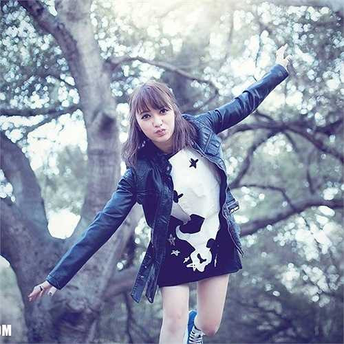 Xuân Nghi hiện tại đã trở thành một cô gái xinh đẹp. Gương mặt có nhiều nét thay đổi so với thuở nhỏ nhưng vẫn giữ những nét riêng khó lẫn. Xuân Nghi vẫn đang du học tại Mỹ. Trong thời gian ở xứ người, ngôi sao nhí một thời đã sáng tác hai ca khúc Lạc lối và Đổi màu để tâm sự về quãng thời gian đầu gặp nhiều khó khăn.