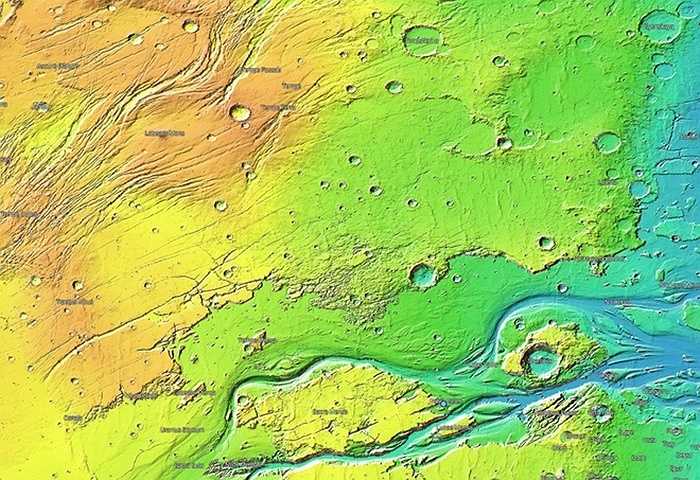 Số liệu lấy từ dụng cụ đo độ cao bằng tia laser của tàu vũ trụ Mars Global Surveyor, cho phép người sử dụng quan sát bản đồ địa hình sao Hỏa đầy màu sắc. Màu xanh thể hiện độ sâu, màu đỏ thể hiện chiều cao. Ảnh: Michelle Starr/CNET