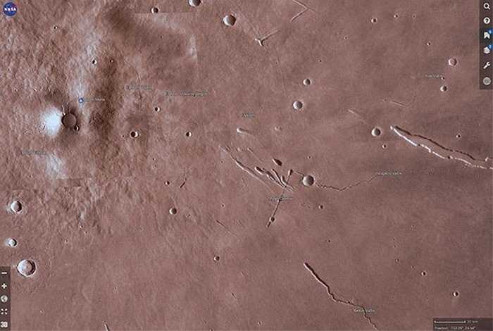 Nhờ sử dụng bộ công cụ trong ứng dụng Mars Trek, người xem cũng có thể chọn một khu vực nhất định, tải về tập tin STL có độ phân giải cao, sau đó đưa vào máy in 3D để in thành bản đồ địa hình dưới dạng 3D. Ảnh: Michelle Starr/CNET