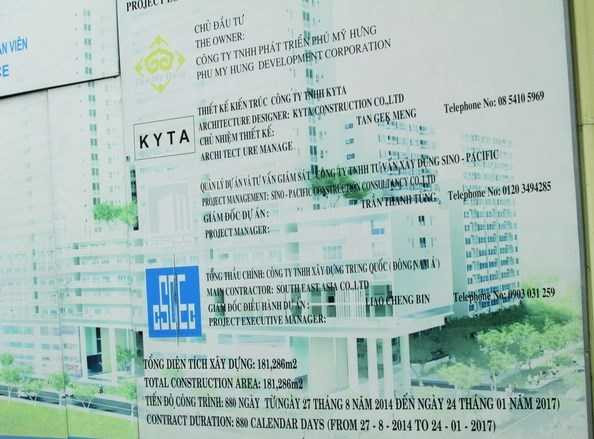 Bảng hiệu dự án Scenic Valley cho thấy CSCEC là nhà thầu chính của dự án