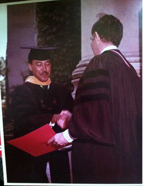 Chuyện đời, người đàn ông, vô gia cư, tốt nghiệp, Luật Harvard, thẩm phán, Mỹ