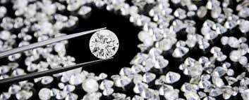 Kiếm bộn tiền từ những viên kim cương ‘biết nói’