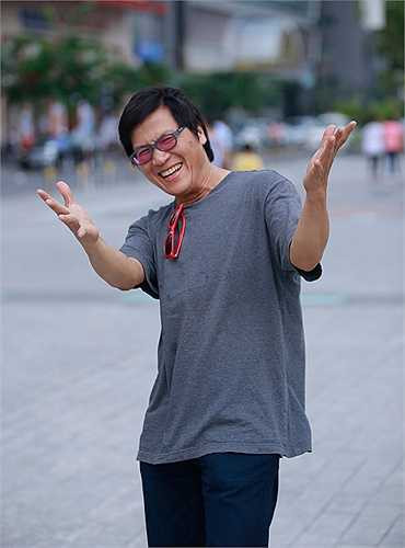 Ngọc Lễ chia sẻ, sau khi về Việt Nam tổ chức liveshow Dấu ấn và tham gia làm khách mời trong một số chương trình thực tế, bố con anh đang chờ đợi mẹ Phương Thảo khỏi bệnh trước khi đưa cả gia đình đi du lịch biển.