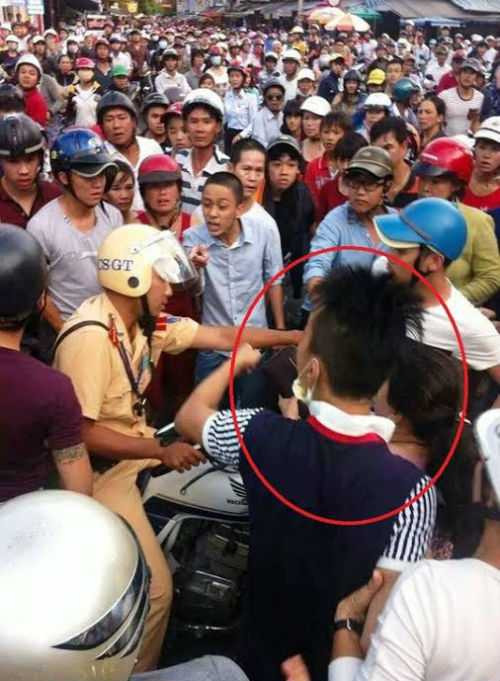 Nguy hiểm ngày càng 'rình rập' CSGT trên đường