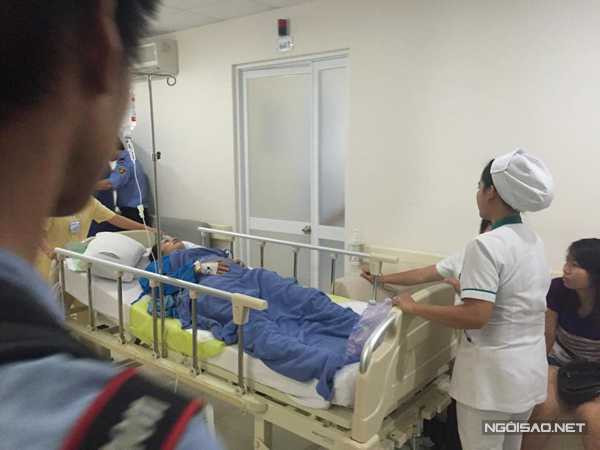 Gần 5 tiếng sau ca sinh mổ Khánh Thi mới tỉnh dậy, nữ hoàng dance sport bật khóc khi thấy Phan Hiển.