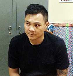 Việt kiều đâm gục thanh niên sau va chạm giao thông