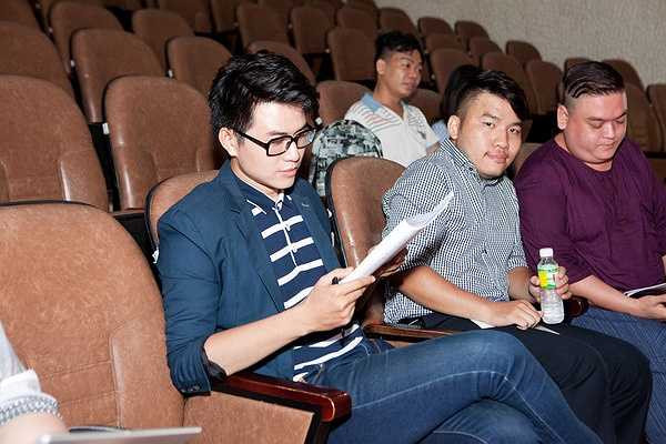 Nghệ sĩ hài Minh béo đã mời MC Vũ Mạnh Cường tham gia sân khấu kịch Sao Minh Béo của anh với vai nam chính trong vở 'Showbiz'.