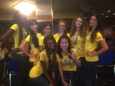 Đêm chung kết Hoa hậu điếc toàn cầu diễn ra lúc 19 giờ ngày 18/7/2015 theo giờ Séc tại Top Hotel Praha.