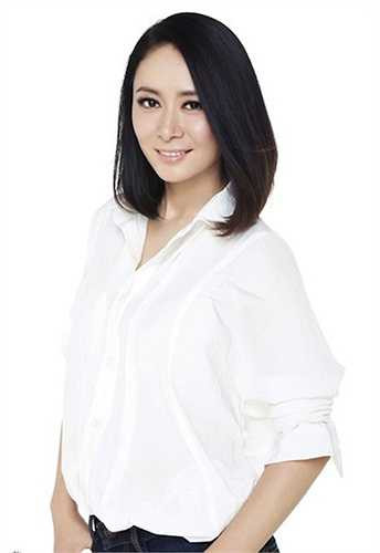 Người đẹp đã kết hôn, con gái đầu lòng chào đời đầu năm 2012. 