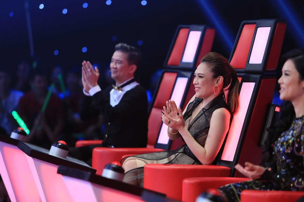 Mỹ Tâm ngồi ghế nóng chương trình The Voice 2015