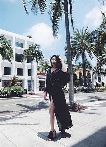Cô nàng lăng xê thời trang sexy trong kỳ nghỉ ở Mỹ